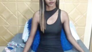 Indiandynasty69 camwhore likes to taunt. hooo nice tits