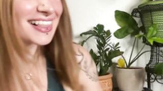 jebamus teases you with spit bubbles