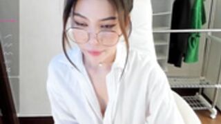 hee_jin masturbating 2