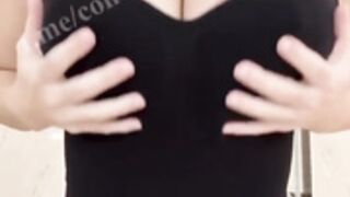 Angie Varona jiggle