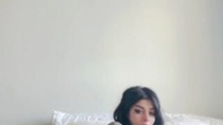 noemiexlili Masterbating