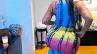 Exohydrax twerking on kick