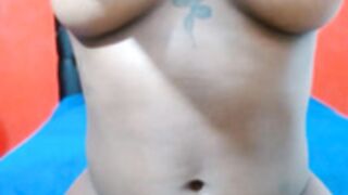 Selene_2u african girl nice pierced tits glasses