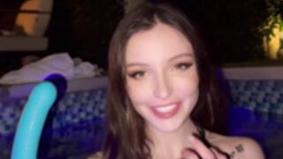 Dainty Wilder Solo Hot Tub Play