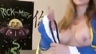 Sava Schultz claps her tiddies n’ ass