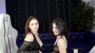 Alisa and Isabella kissing