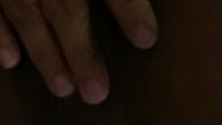 Filipina Milf rubs pek pek