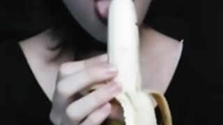 Tomas Brooklyn Cole sucksand licks banana