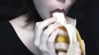 Tomas Brooklyn Cole sucksand licks banana