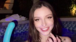 Daintywilder Jacuzzi Masturbation Fun