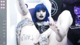 Exoticmisfit masturbating
