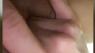 Nass-eyes Pussy Fingering