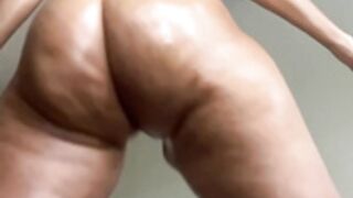 Sexy red slo mo clap