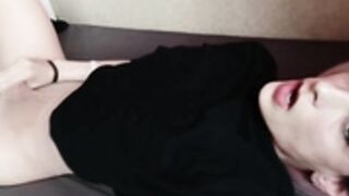 Tranny cumming in stockings