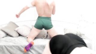 vi_vi_an and jul_jul_jul - twerk, splits, ahegao