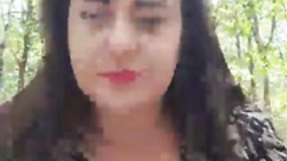 superbe brune à gros seins Yohanaa