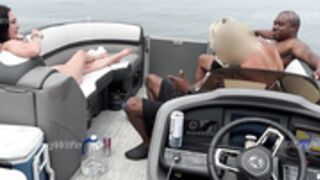 WanderingWife | Wife Jenny 4th of July Boat Foursome