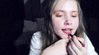 Maryannromance applying lipstick 2023-11-04