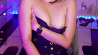 nylaahh-1 Tits Show