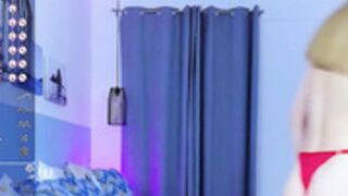 jenny_perry got some fat but bones stayed finger thin