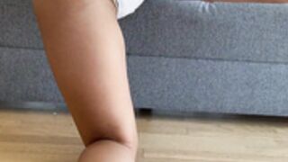 Fany Shark - OF showing ass & feet