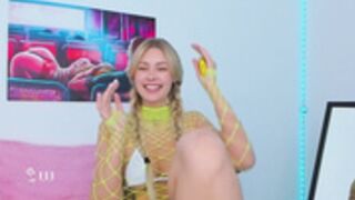 8a8y_Nura laughs a lot, and nothing to it