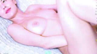 Aria faps making a cute face of utter bliss