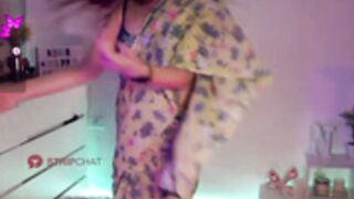 nylaahh-1 Sexy Dance Show In Saree