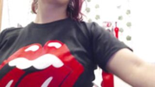 Vistiéndose para irse 2