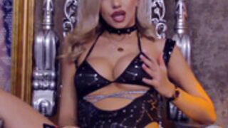 nicky-domme_2022-12-18