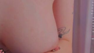 lucille_evans　(l0506_Close_Up_Chest)