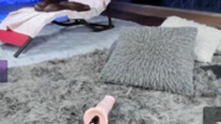 lara-giraldo fuckmachine fun