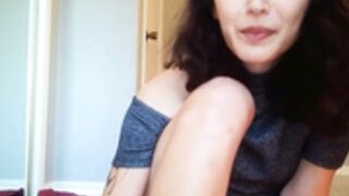 Slutty sissy Sarai aka Jaegyun Schwartz teasing her bod