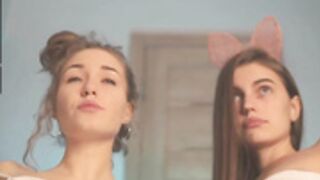 Hoolybunny&_Taylor_Swift lesbian show01