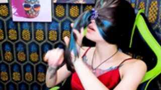 maura_shy 211203 just being cute and funny