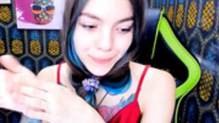 maura_shy 211203 just being cute and funny