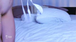 kalisa fucks dildo