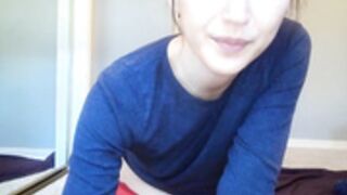 Trashy twink Sarai Jae Schwartz playing with blak dildo