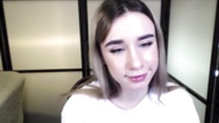 Lavinell eat banana like penis