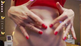 haileymoon85 belly button showing