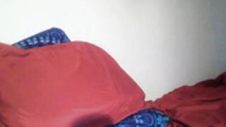 Bay Area ho Sarai Jae Schwartz jacks off and "cums"