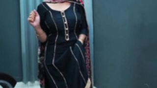 savreen Gets Horny And Rubs Pussy Over Cloth