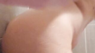 lucysloungeroom shower ram