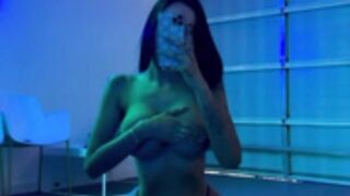 Annelese Milton Teasing and Twerking Ass