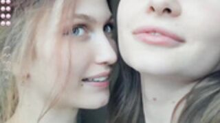_hollydolly_ french kiss