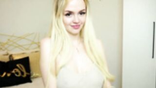 blondesoulmate - hot cleavage 1