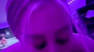 Snowbunny giving bj