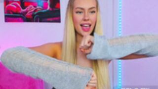 8a8y_nura twerked & handbra