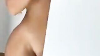 yeni shark tease