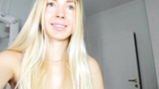 BarbieX_MyFreeCams_2023-12-23_09-49-59